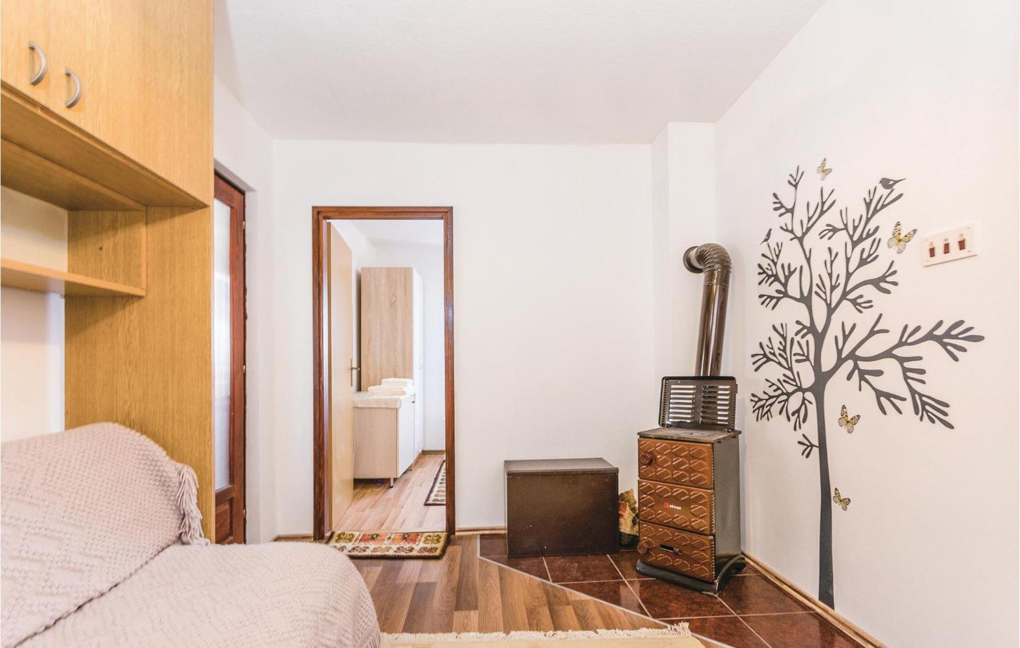 Amazing Apartment In Pavicini With Kitchen Eksteriør bilde